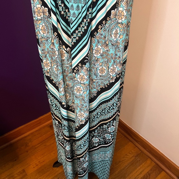 London Style Collection Plus Size Maxi Sundress - Picture 4 of 9